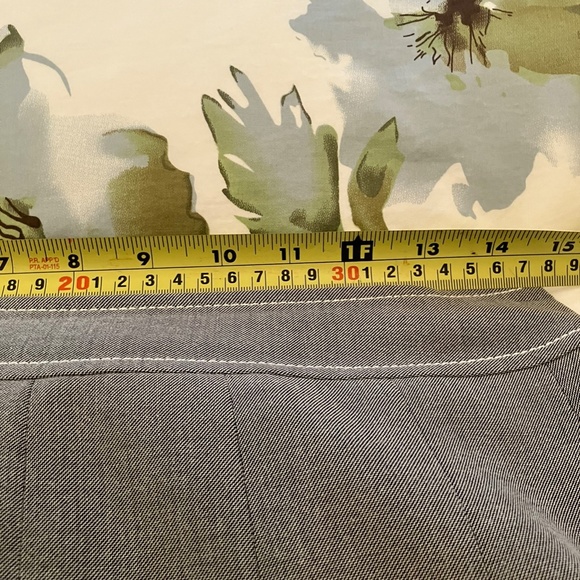 Classic women's suit - Picture 4 of 15